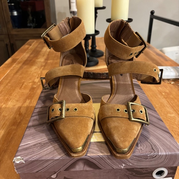New Free People x Jeffrey Campbell Tan Suede Hendrix Strap Heels Size 10 - Picture 12 of 15